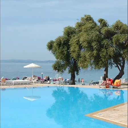 Hotel Nissaki 4*